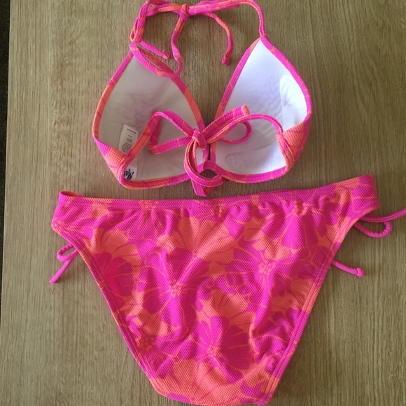 Malibu Women’s Bikini Top & Bottom 2 Pc Swimwear - Picture 4 of 5